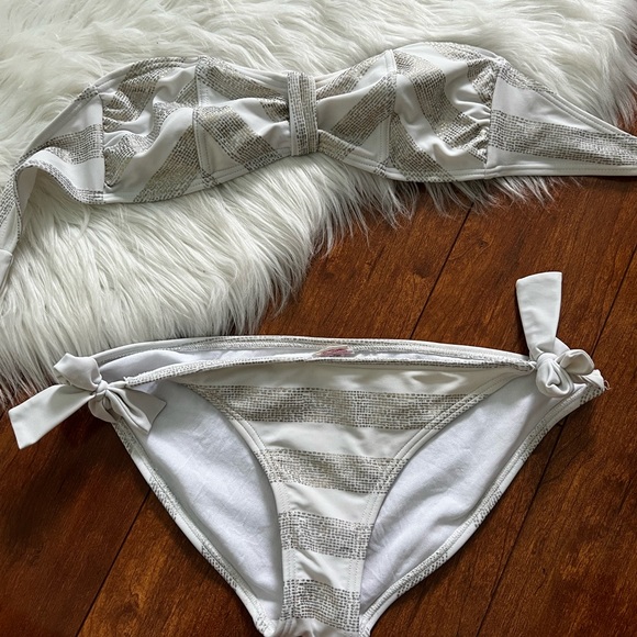 Xhilaration White with Gold Bandeau Tie Back Bikini Top - Picture 4 of 4